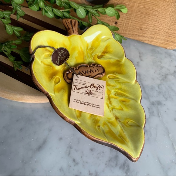 COPY - Vintage Treasure Craft Hawaii Plate/Ashtray - Picture 2 of 14